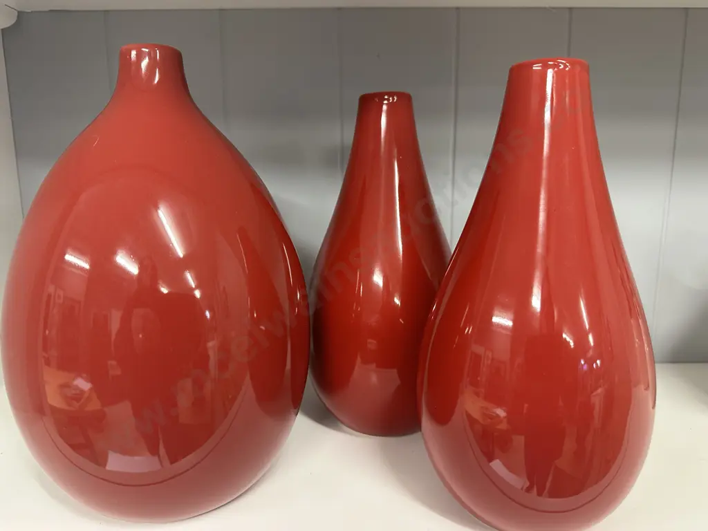 Claret Coloured Vases X3 Image 1++